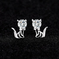 Gepersonaliseerde kattenoorbellen in 925 zilver met moissanite