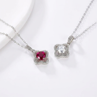 <tc>Halsketting met Moissaniet en Robijn</tc>